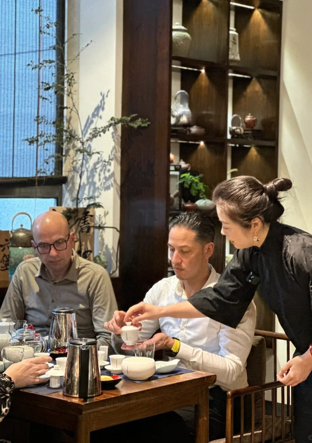 外国人在中式茶馆里泡茶，是种什么体验_5_六堡先生_来自小红书网页版